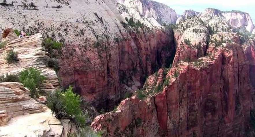 Hiking Angels Landing